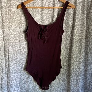 🔺AE maroon ribbed laced up bodysuit🔻